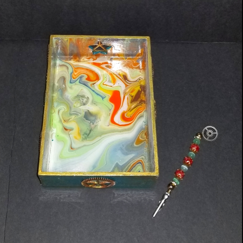 Rolling tray and clip